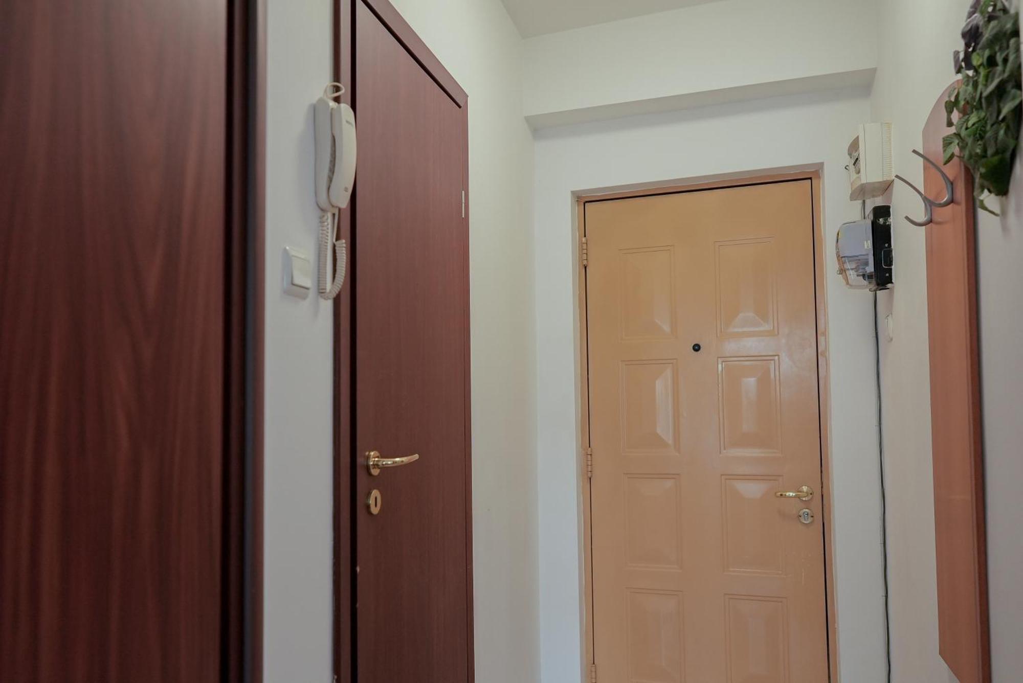 Victoria Avenue Apartment *